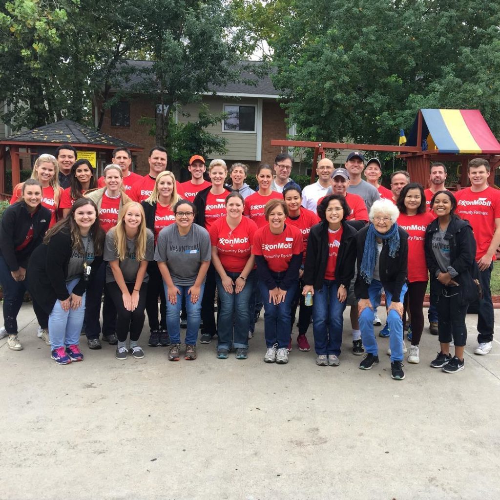 ExxonMobil visits Bonita House for a Day of Caring